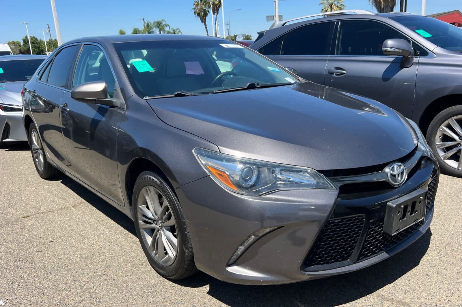 Used 2016 Toyota Camry SE FWD image 3