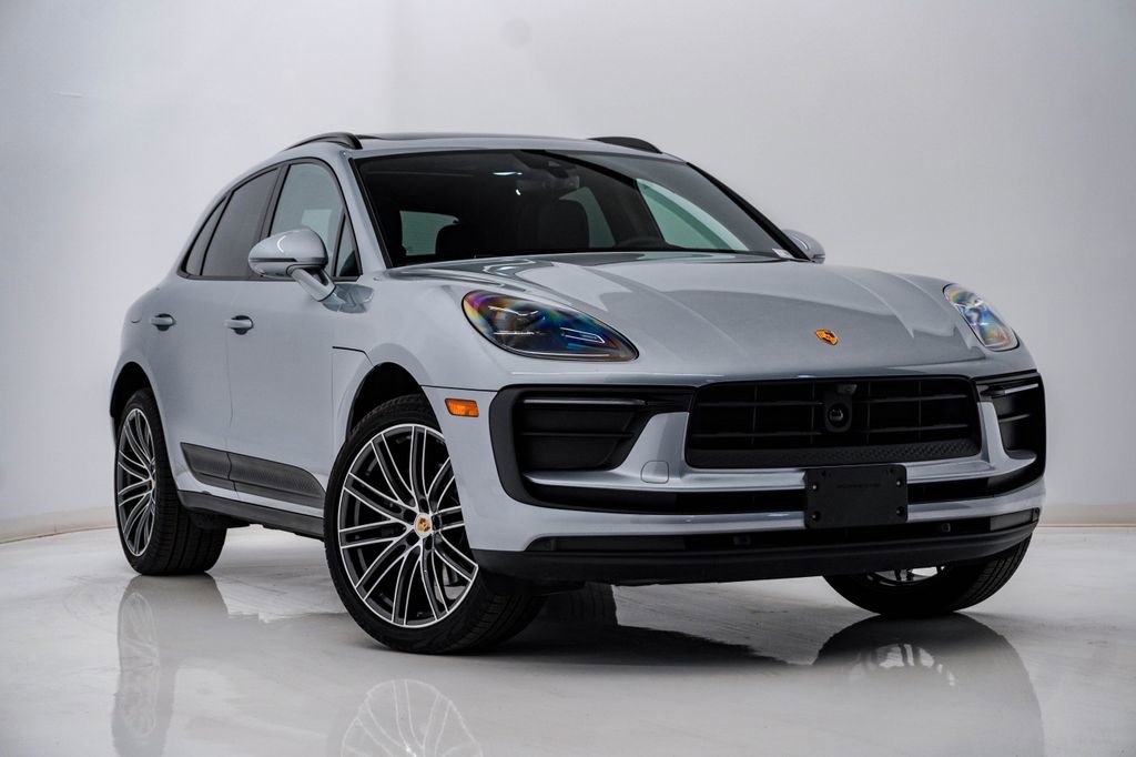 Certified 2026 Porsche Macan AWD/4WD image 8