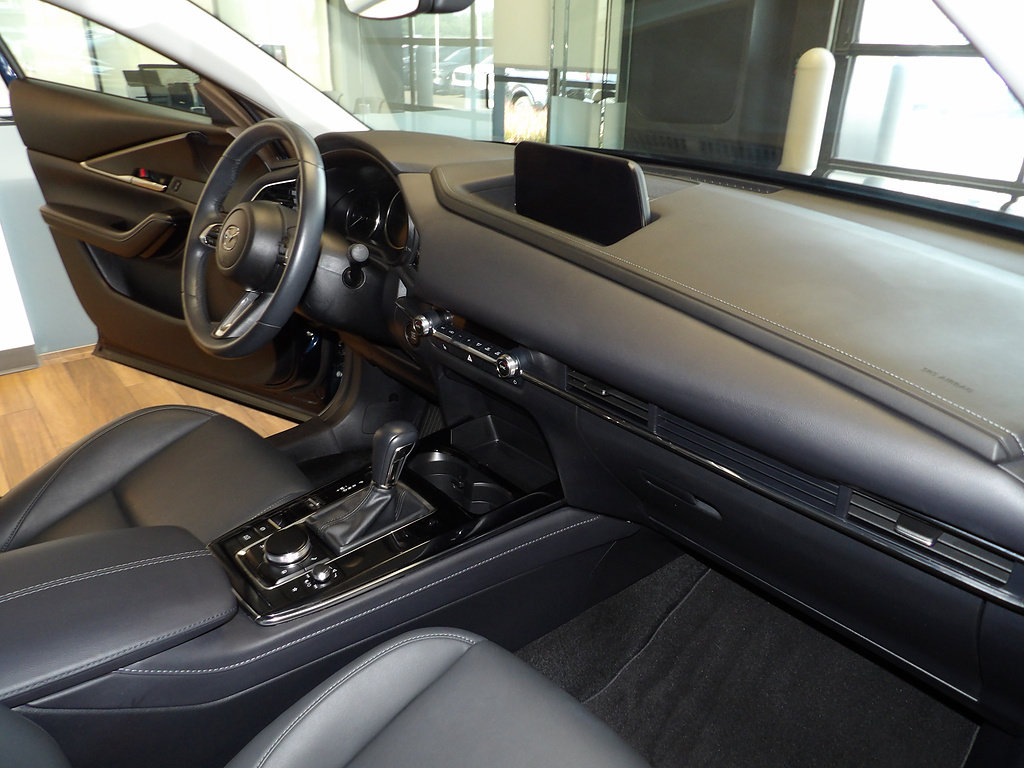 Certified 2024 MAZDA CX-30 AWD 2.5 S w/ Preferred Package image 13
