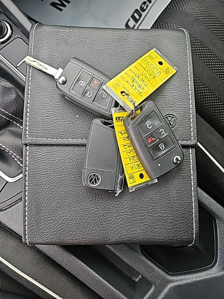 Used 2024 Volkswagen Jetta Sport image 23