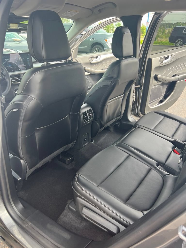 Used 2024 Ford Escape Platinum AWD/4WD image 12