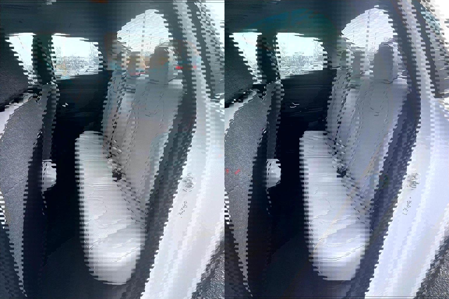 Used 2023 Hyundai Elantra Limited image 25