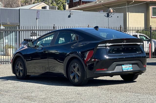 Used 2025 Toyota Prius Plug-In Hybrid image 6