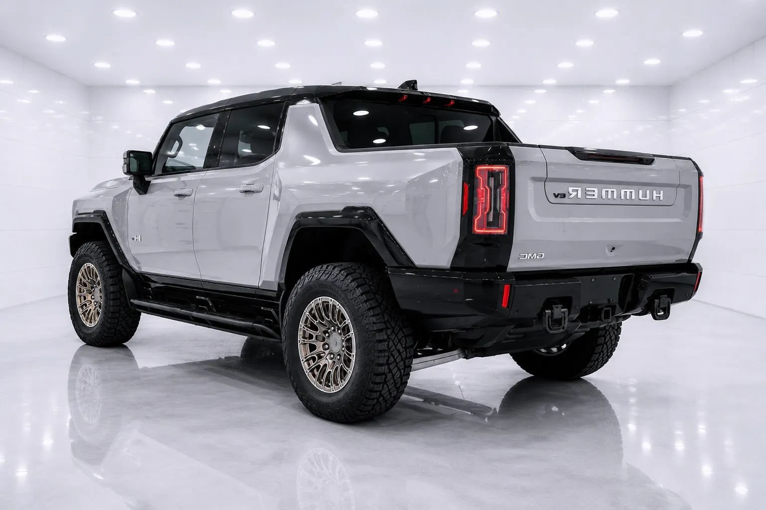 Used 2025 GMC Hummer EV 3X w/ Extreme Off-Road Package AWD/4WD image 3
