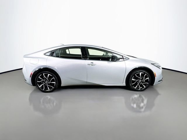 Used 2025 Toyota Prius Plug-In Hybrid image 9