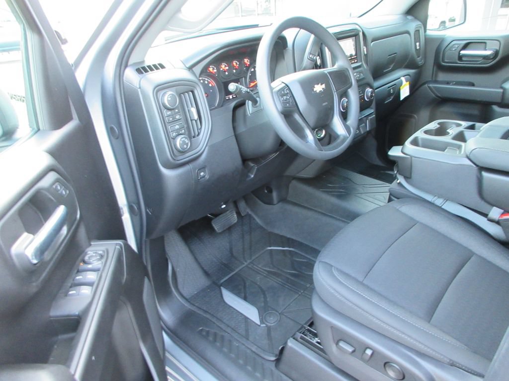 New 2026 Chevrolet Silverado 1500 Custom w/ Turbomax Blackout Package AWD/4WD image 13