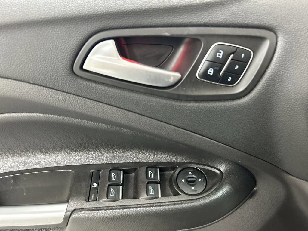 Used 2017 Ford Escape Titanium AWD/4WD image 11
