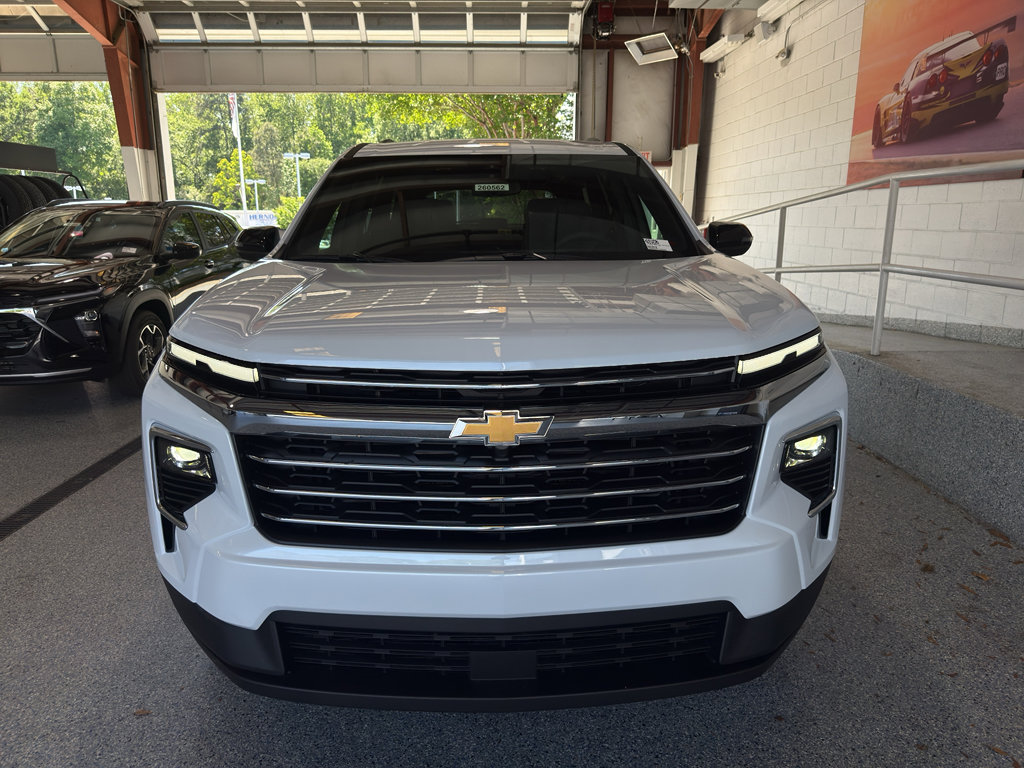 New 2026 Chevrolet Traverse LT w/ LPO, Floor Liner Package FWD image 2