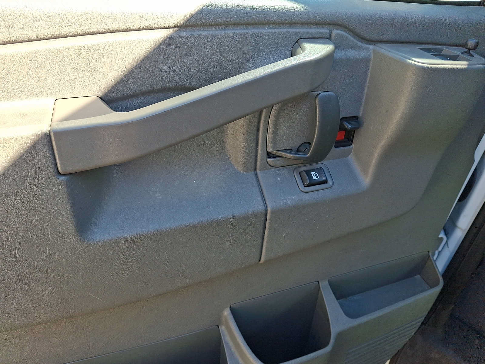 Used 2025 Chevrolet Express 2500 w/ Driver Convenience Package RWD image 12