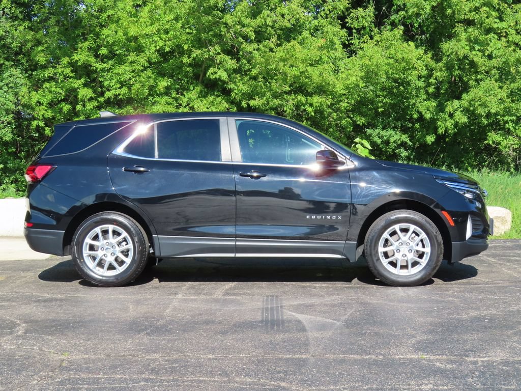 Used 2024 Chevrolet Equinox LT AWD/4WD image 2