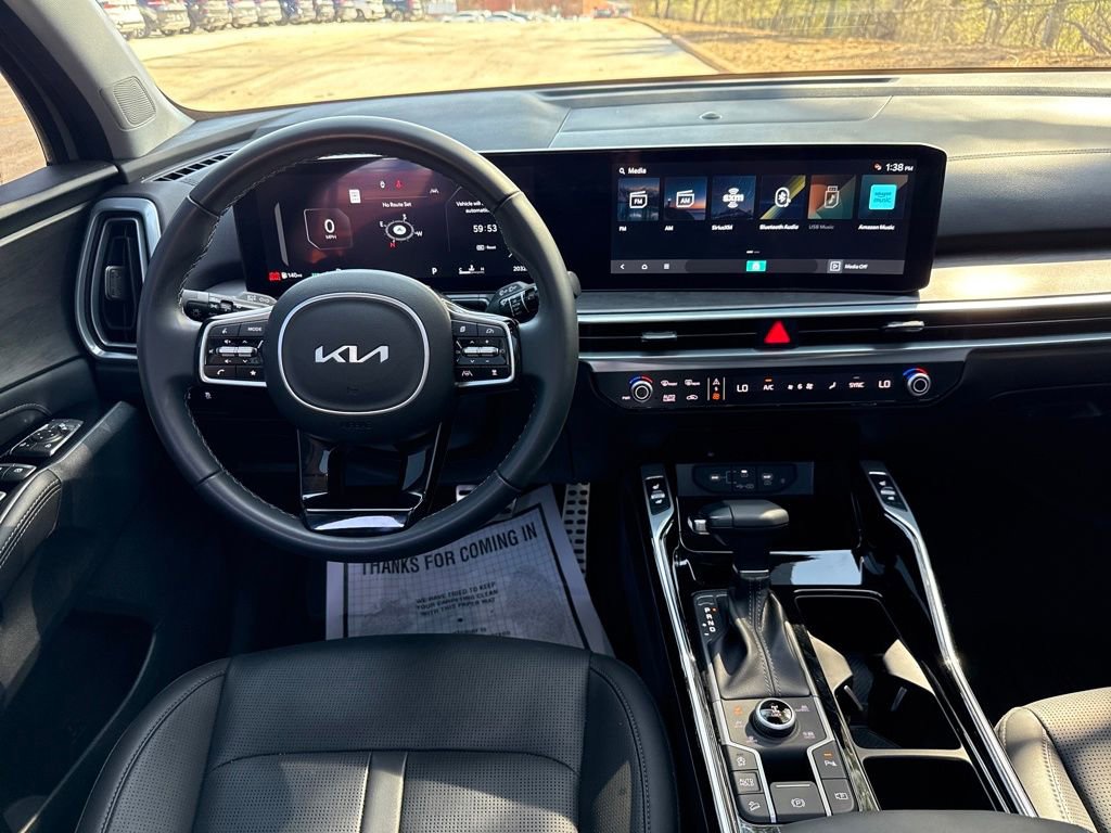 Used 2025 Kia Sorento SX AWD/4WD image 20
