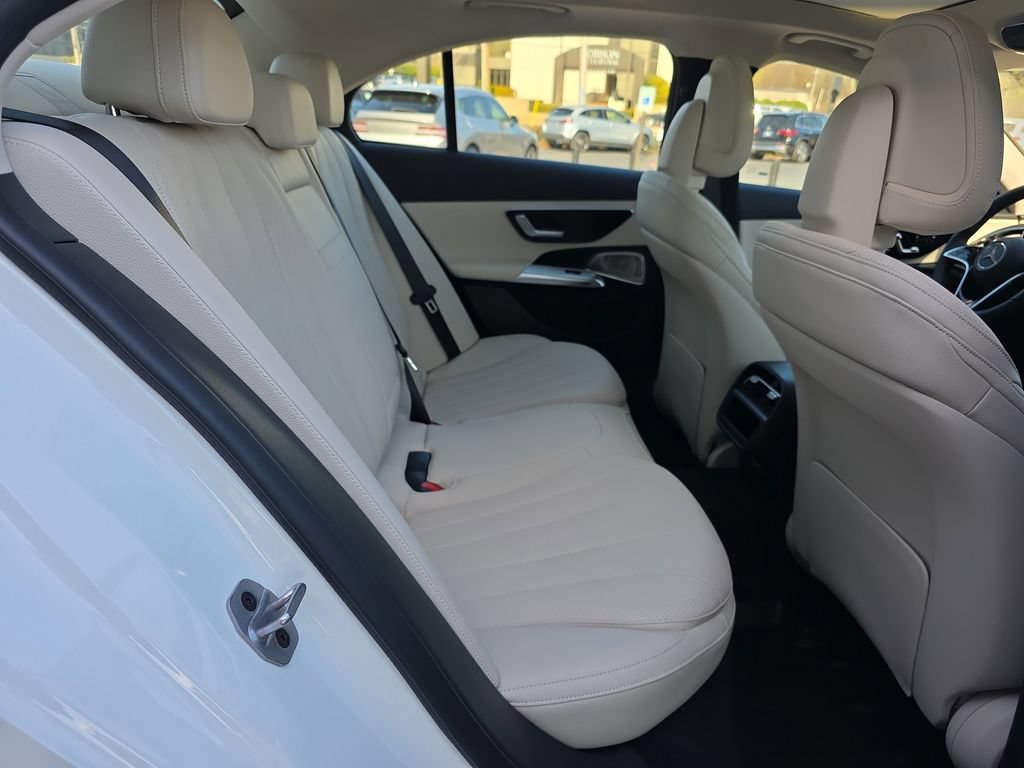 New 2026 Mercedes-Benz E 350 4MATIC Sedan image 16