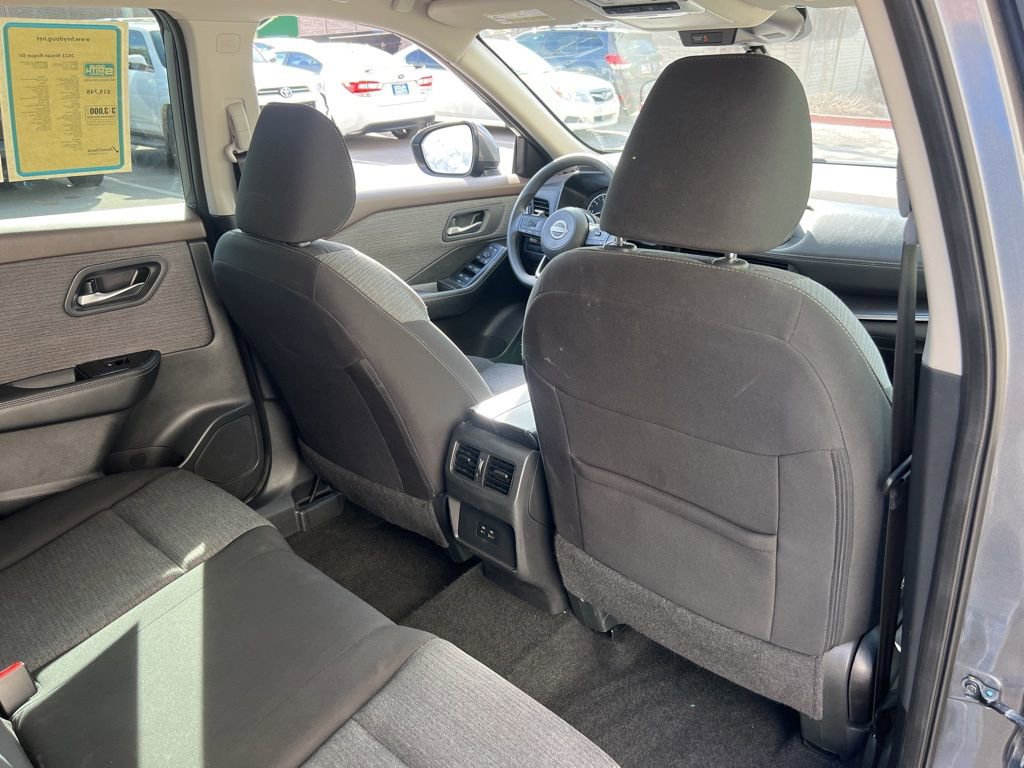 Used 2023 Nissan Rogue SV image 24