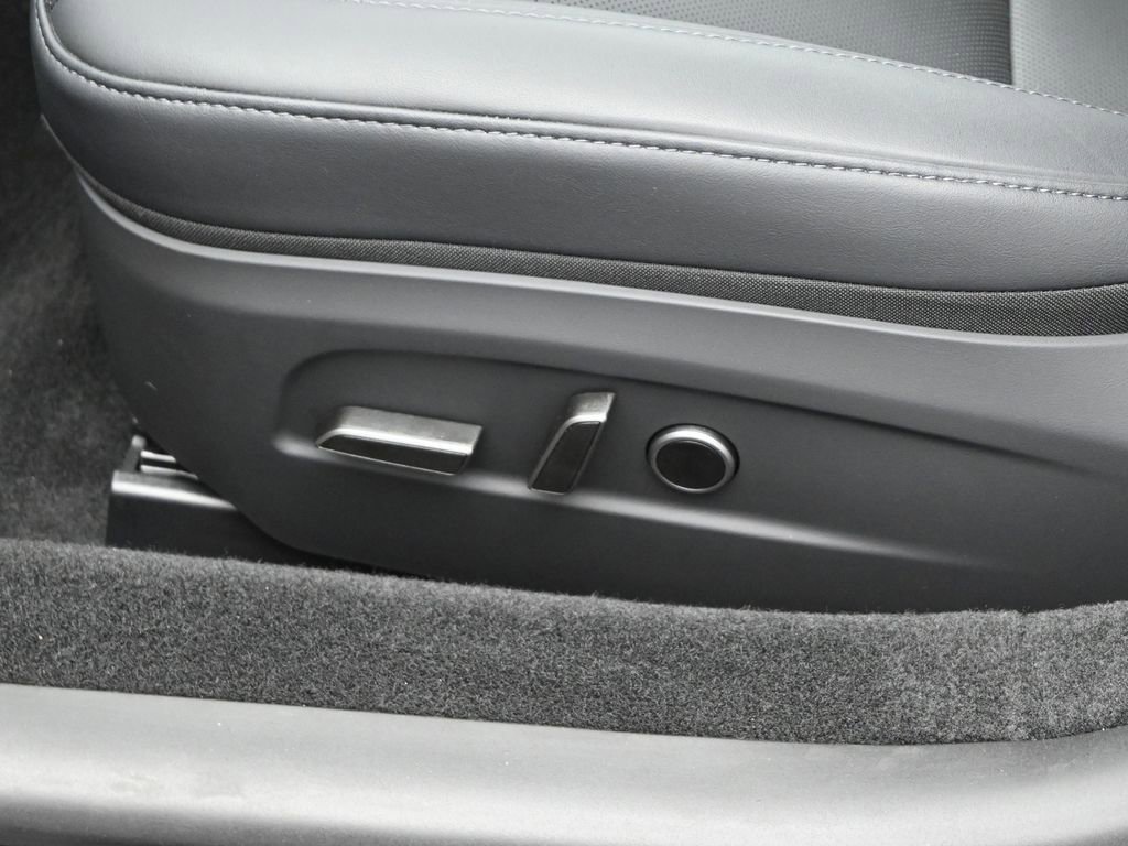 Used 2025 Tesla Model 3 Long Range image 8