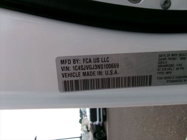 Certified 2022 Jeep Grand Wagoneer Series III w/ HD Trailer Tow Package AWD/4WD image 19