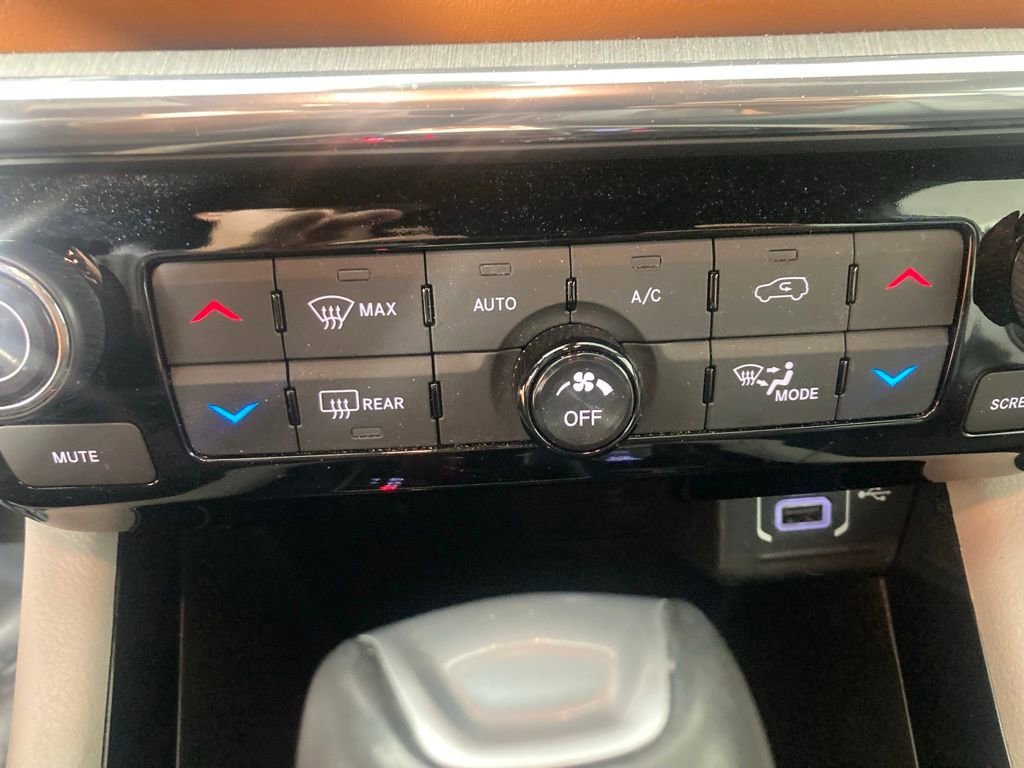 Used 2024 Jeep Compass Limited image 8