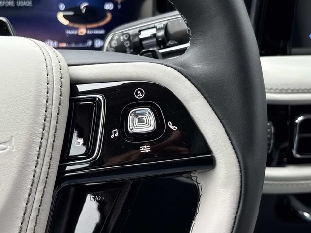 New 2026 Lincoln Aviator AWD w/ Jet Appearance Package image 26