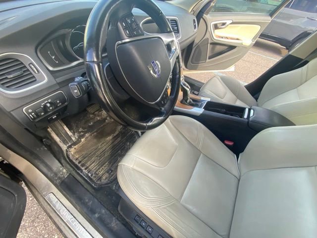 Used 2016 Volvo S60 T5 Premier w/ Climate Package image 3