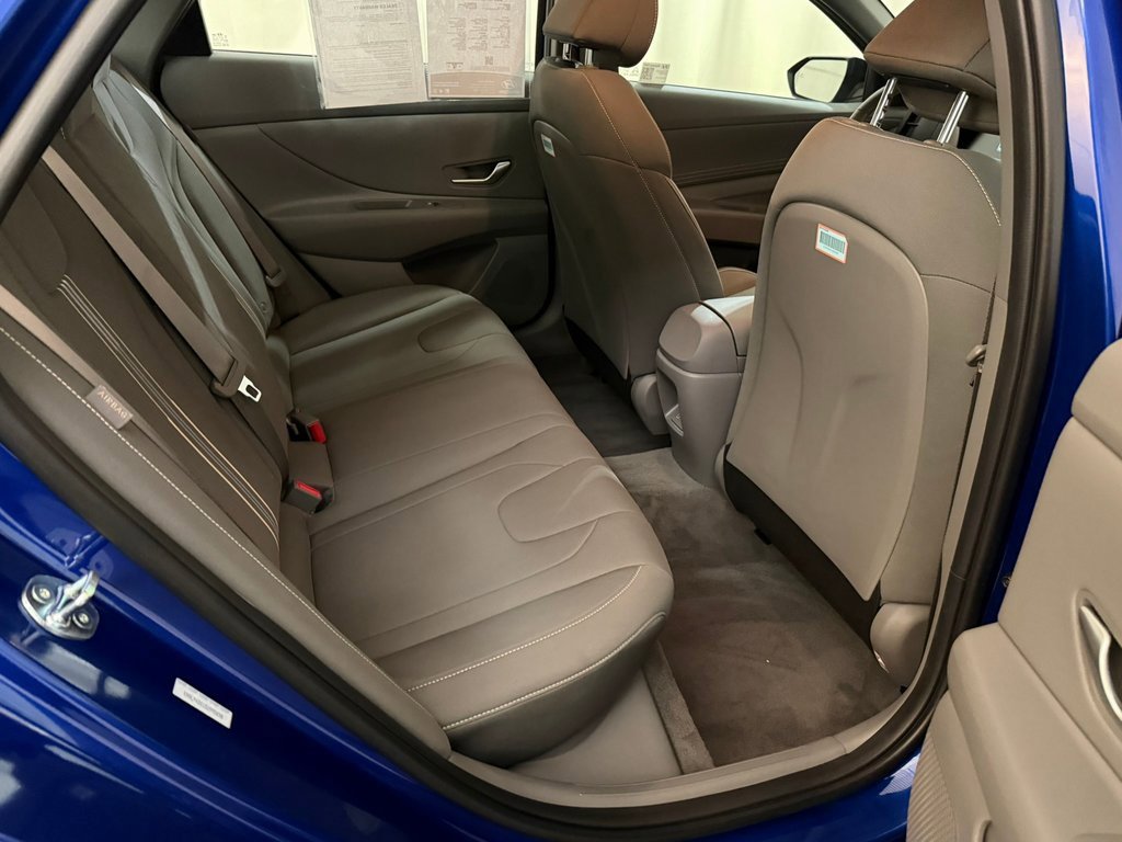 Certified 2025 Hyundai Elantra Sport image 28