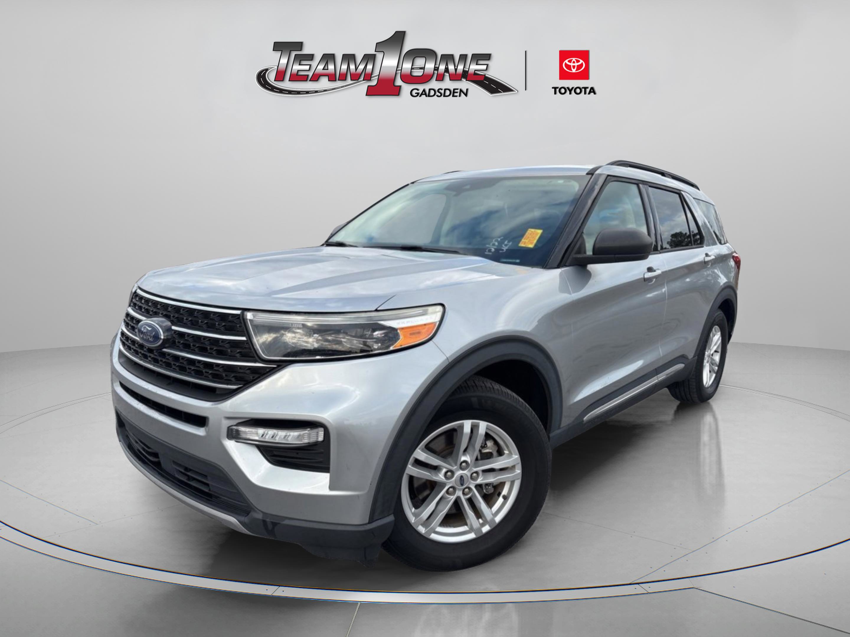 Used 2021 Ford Explorer XLT w/ Equipment Group 202A image 5