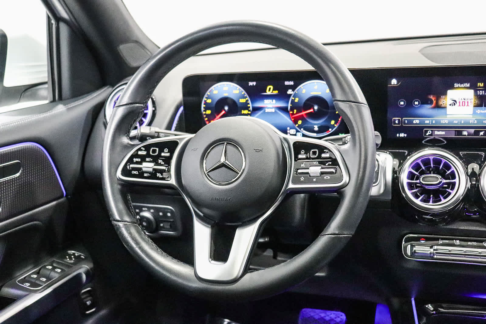 Used 2023 Mercedes-Benz GLB 250 image 19