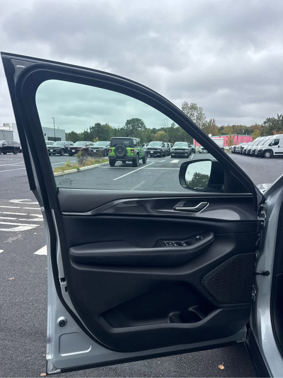 Certified 2023 Jeep Grand Cherokee Altitude image 15