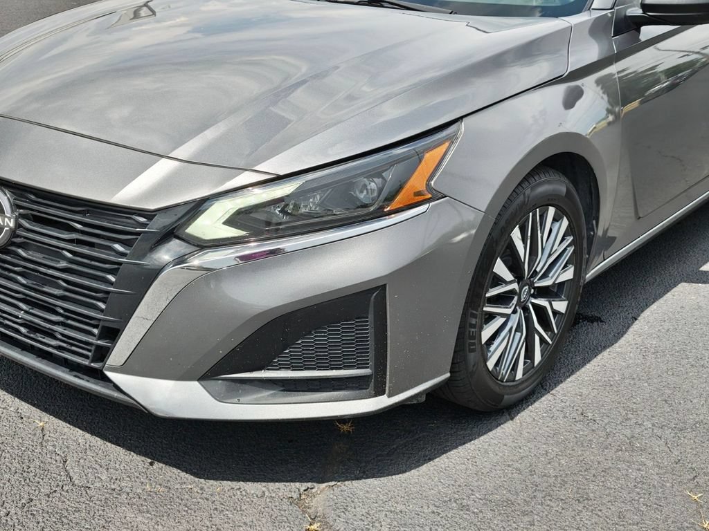 Used 2024 Nissan Altima 2.5 SV FWD image 4
