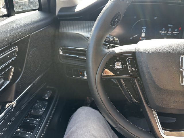 Certified 2023 Lincoln Corsair AWD image 28