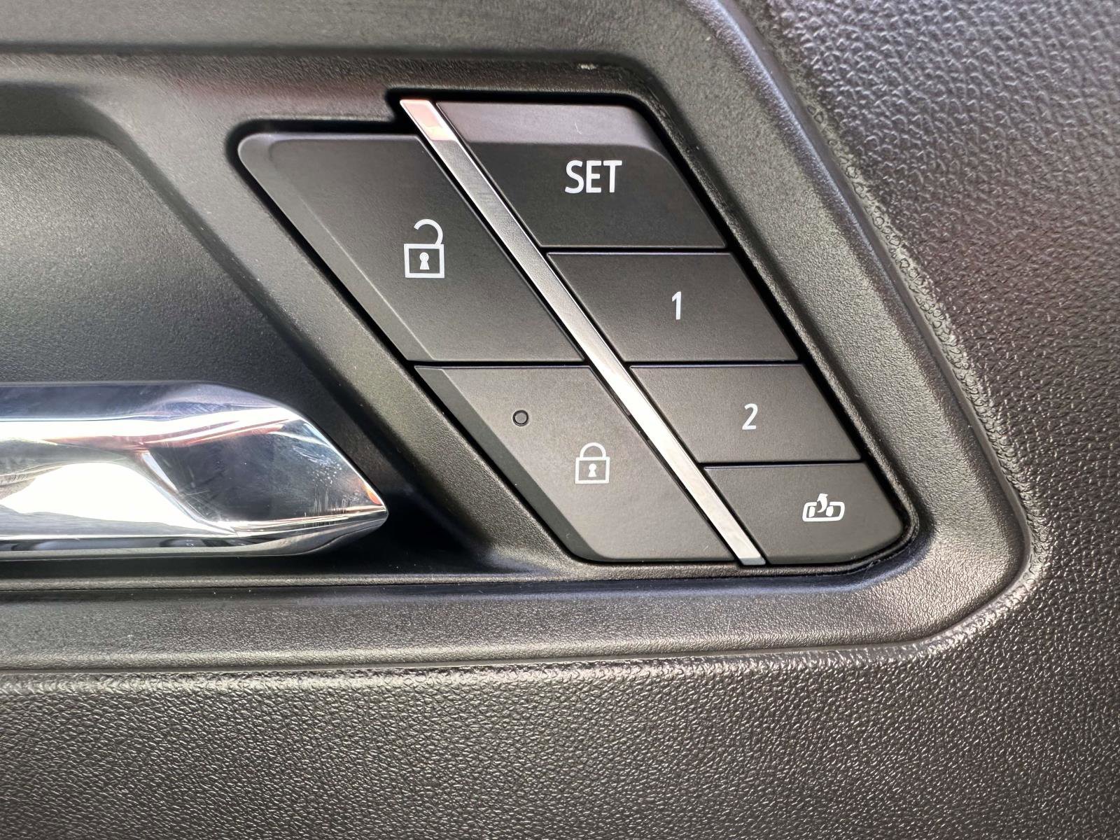 Used 2023 Chevrolet Colorado ZR2 w/ ZR2 Convenience Package III AWD/4WD image 12