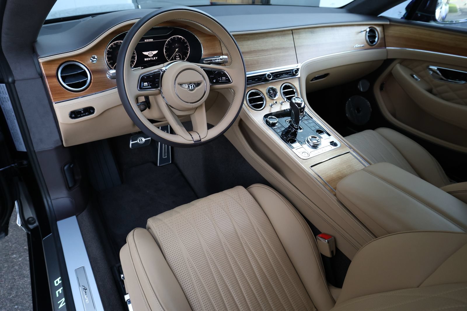 Used 2024 Bentley Continental GT Azure AWD/4WD image 21
