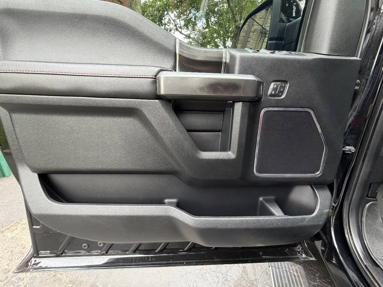 Used 2018 Ford F150 Lariat w/ Equipment Group 502A Luxury AWD/4WD image 16