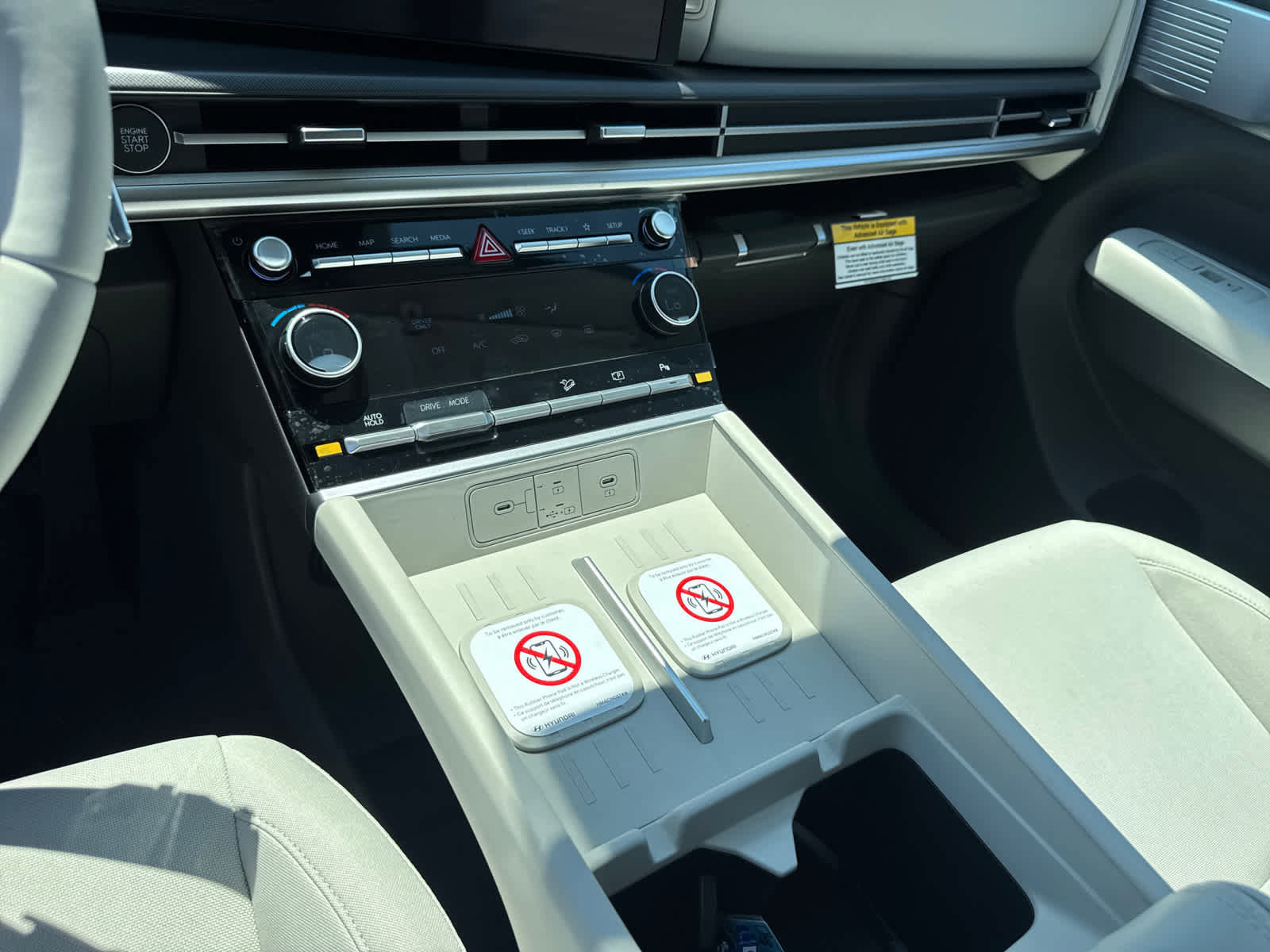 New 2026 Hyundai Santa Fe SE FWD image 18