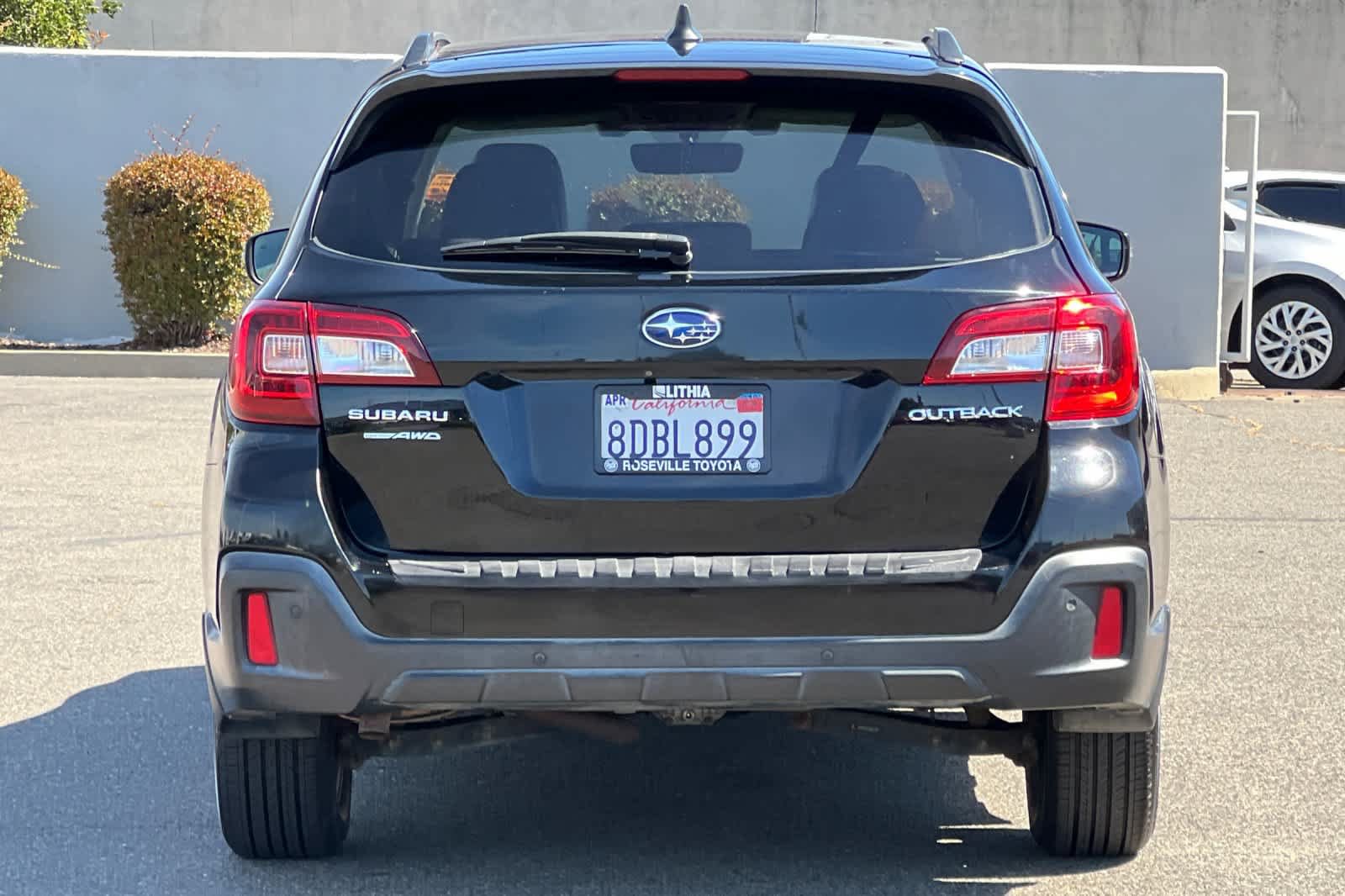 Used 2018 Subaru Outback 2.5i Touring w/ Popular Package #3 AWD/4WD image 8