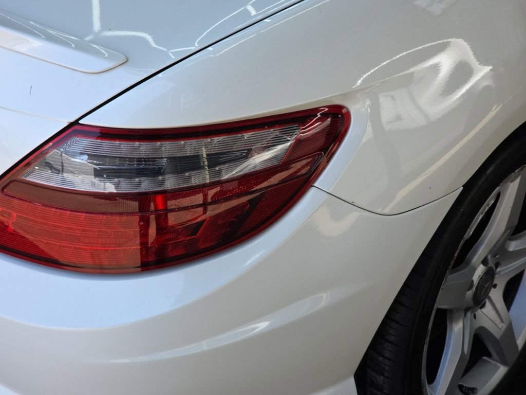 Used 2013 Mercedes-Benz SLK 250 image 27