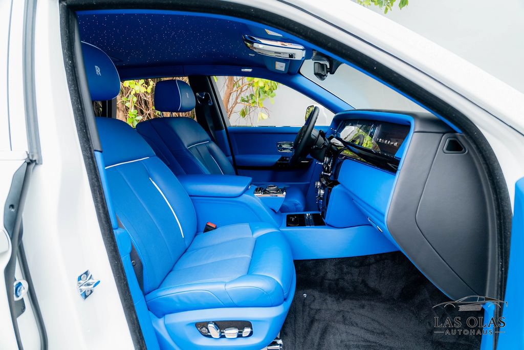 Used 2024 Rolls-Royce Phantom Sedan RWD image 54