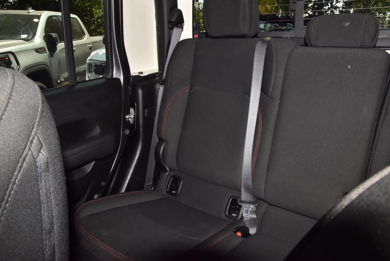 Used 2023 Jeep Gladiator Rubicon w/ Cold Weather Group AWD/4WD image 20