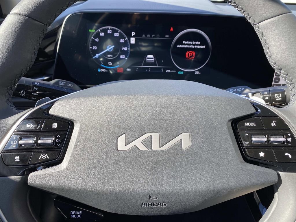 New 2025 Kia Niro Wind w/ Wind Preserve Package image 13