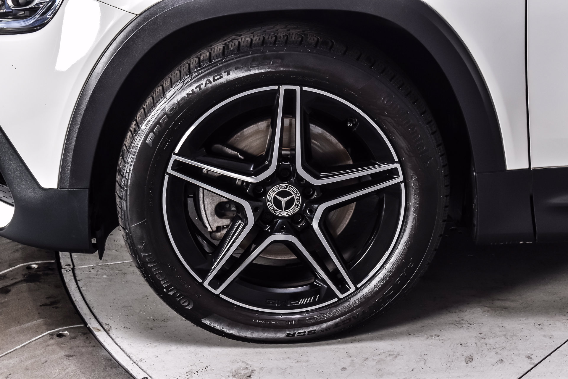 Used 2022 Mercedes-Benz GLB 250 4MATIC w/ AMG Line image 9