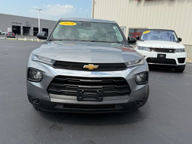 Used 2023 Chevrolet TrailBlazer LS FWD image 2