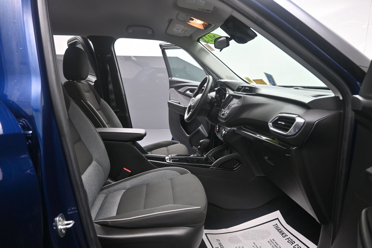 Used 2023 Chevrolet TrailBlazer LT AWD/4WD image 24