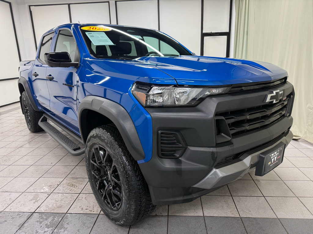 Used 2023 Chevrolet Colorado Trail Boss w/ LPO, Dark Essentials Package AWD/4WD image 2