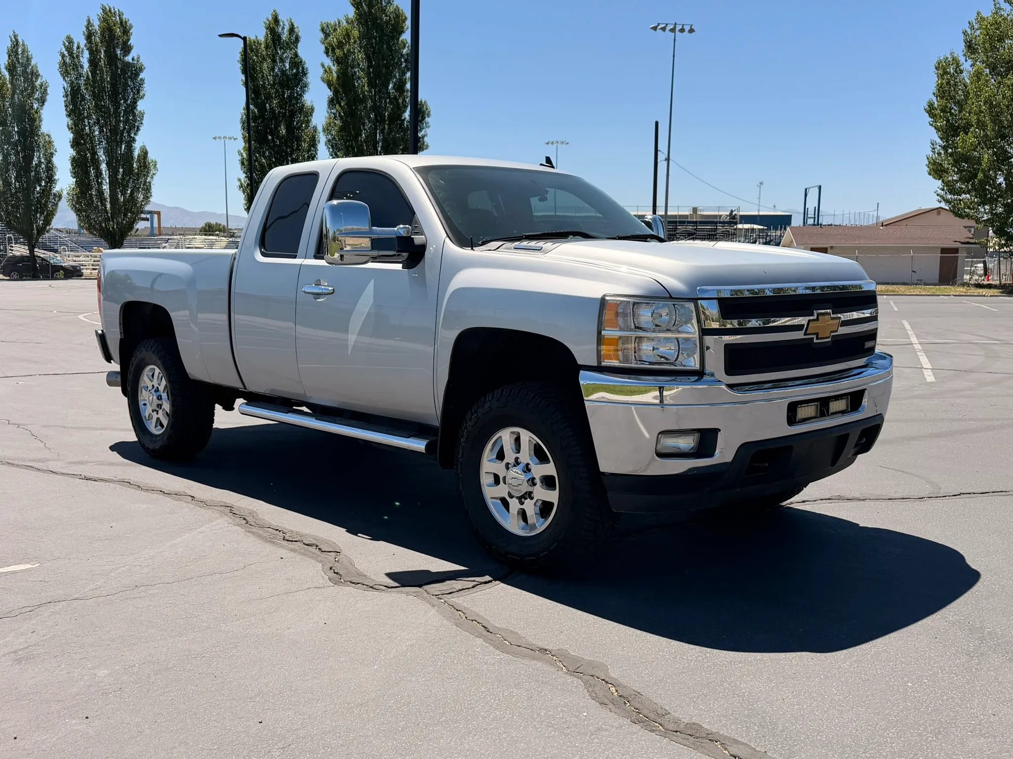 Used 2013 Chevrolet Silverado 2500 LT w/ Interior Plus Package AWD/4WD image 11