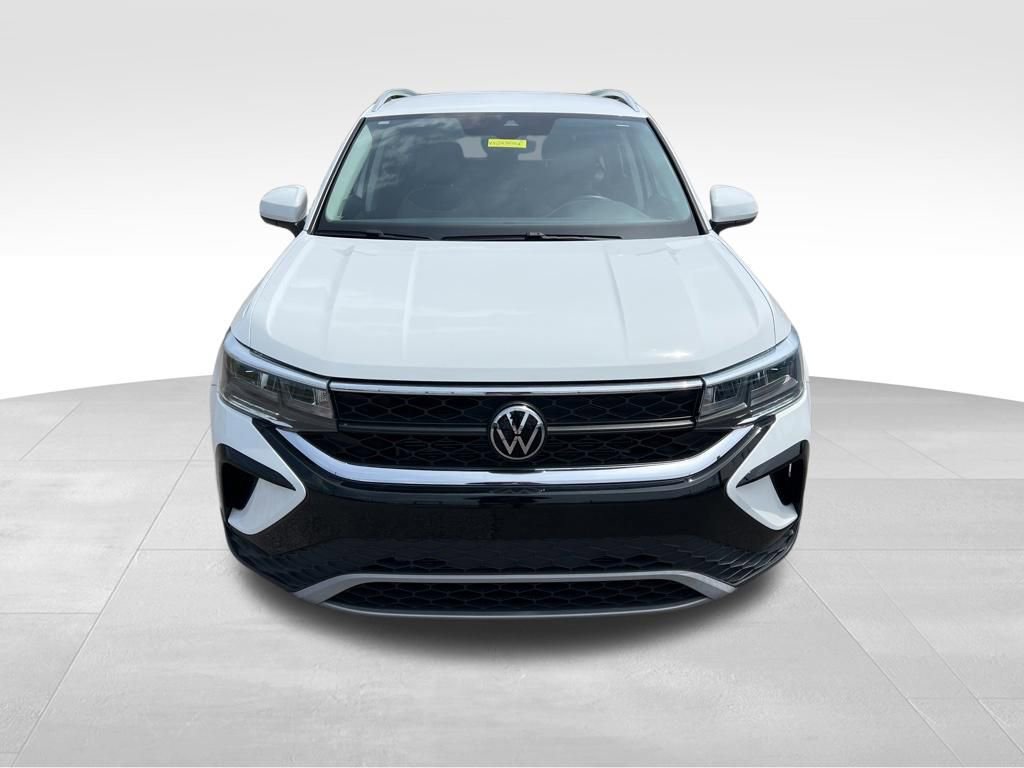 Certified 2023 Volkswagen Taos SE FWD image 3