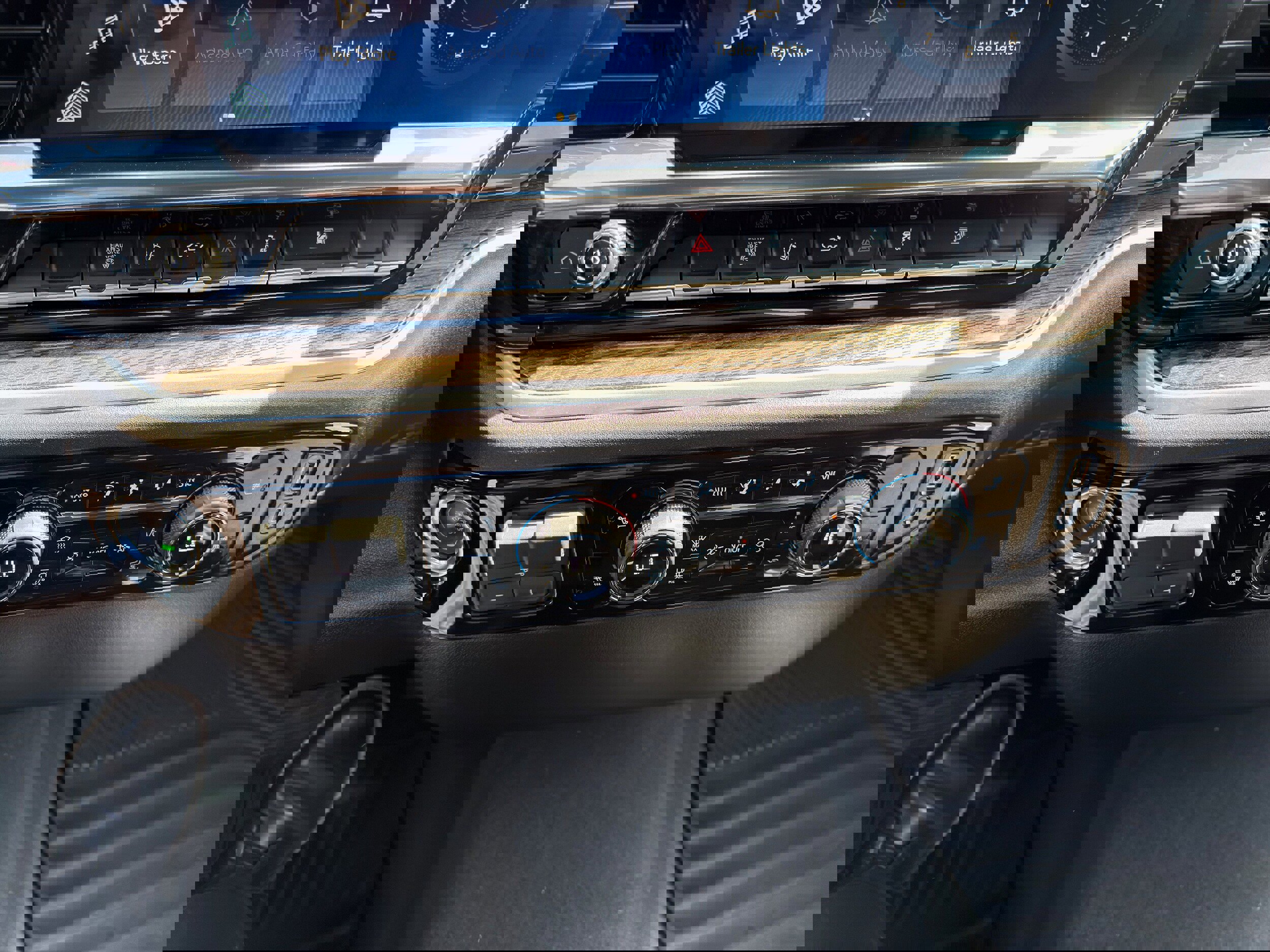 Used 2025 Chevrolet Silverado 2500 LT w/ Convenience Package image 33