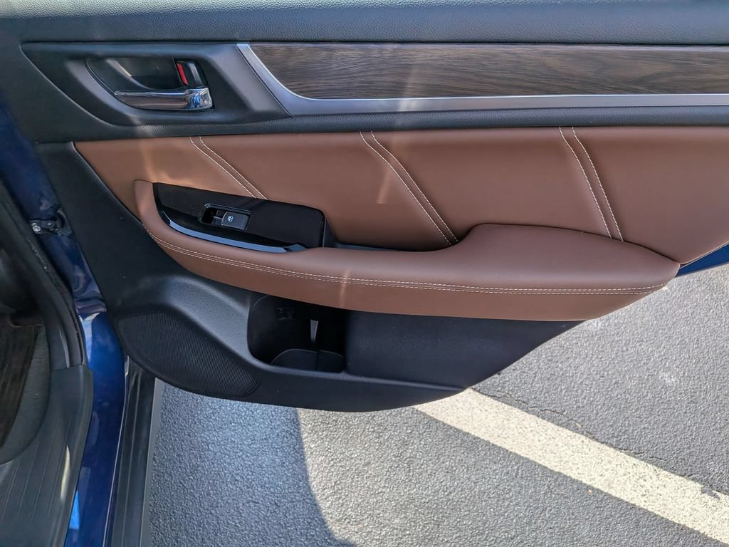 Used 2017 Subaru Outback 3.6R Touring w/ Popular Package #5A AWD/4WD image 29