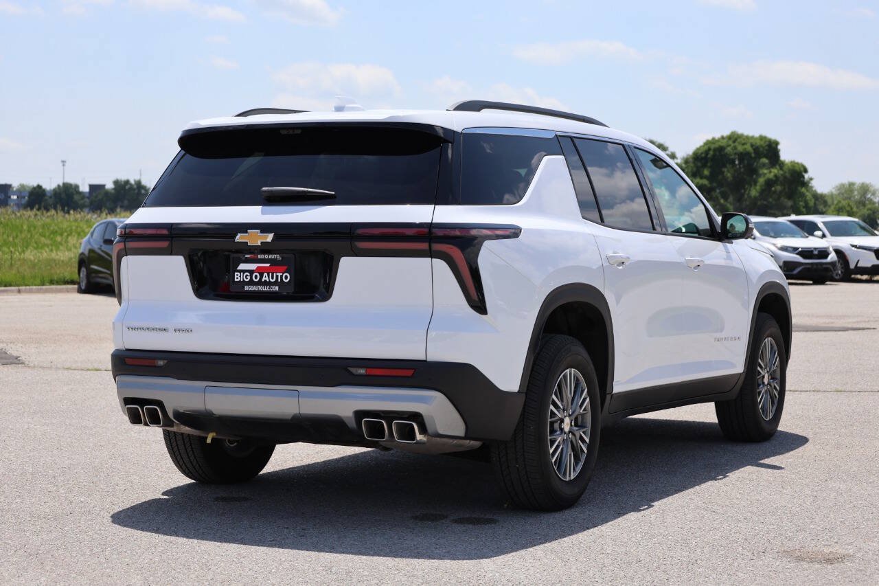 Used 2026 Chevrolet Traverse LT w/ Driver Confidence Package AWD/4WD image 9