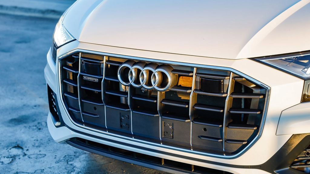 Used 2023 Audi Q8 Prestige w/ Prestige Package image 6
