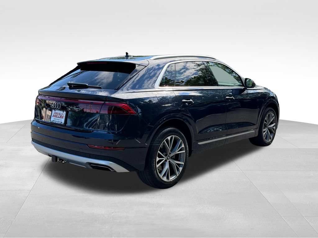 Used 2024 Audi Q8 Premium AWD/4WD image 8