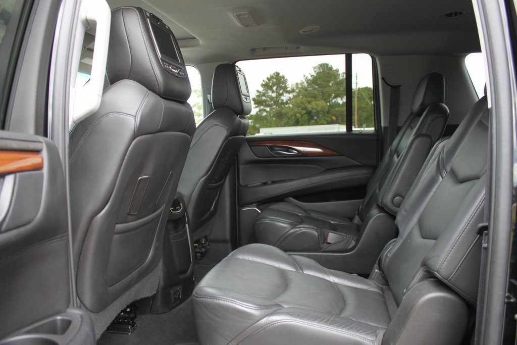 Used 2017 Cadillac Escalade ESV Luxury image 6