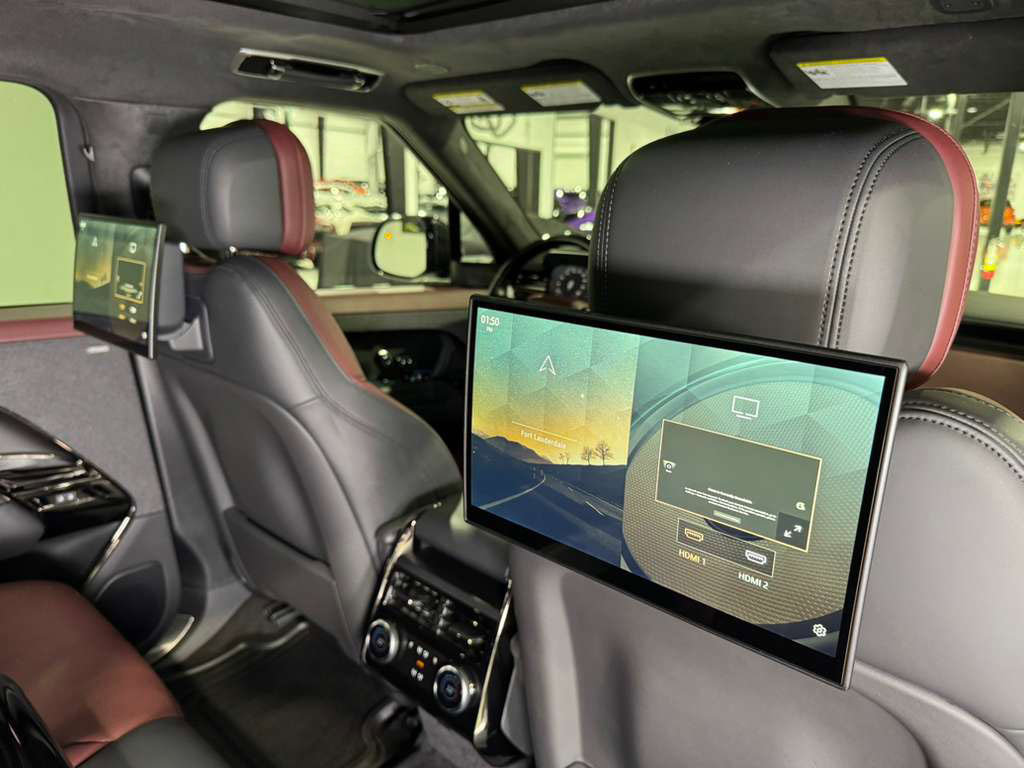 Used 2024 Land Rover Range Rover Sport Autobiography image 16